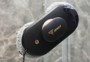JENXY RC78: dviejų purškiklių, išmaniuoju telefonu valdomas langų valymo robotas