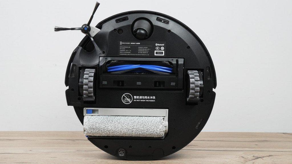 „ECOVACS DEEBOT X8 Pro Plus“: vaizdas iš apačios