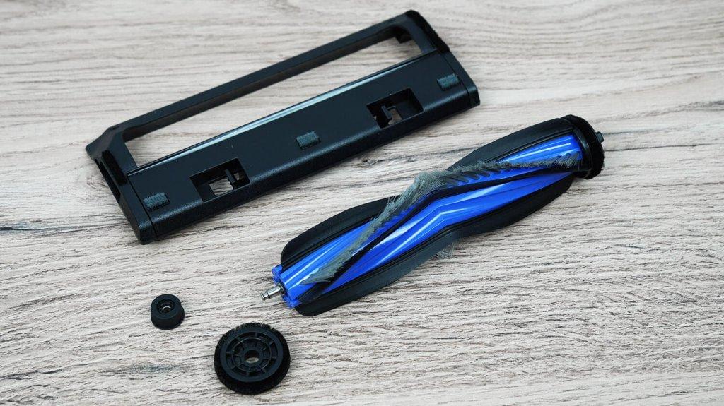 ECOVACS DEEBOT X8 Pro Plus: centrinis šepetys