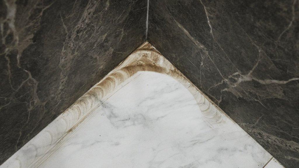 Akloji zona kampe (vibracijos platforma)