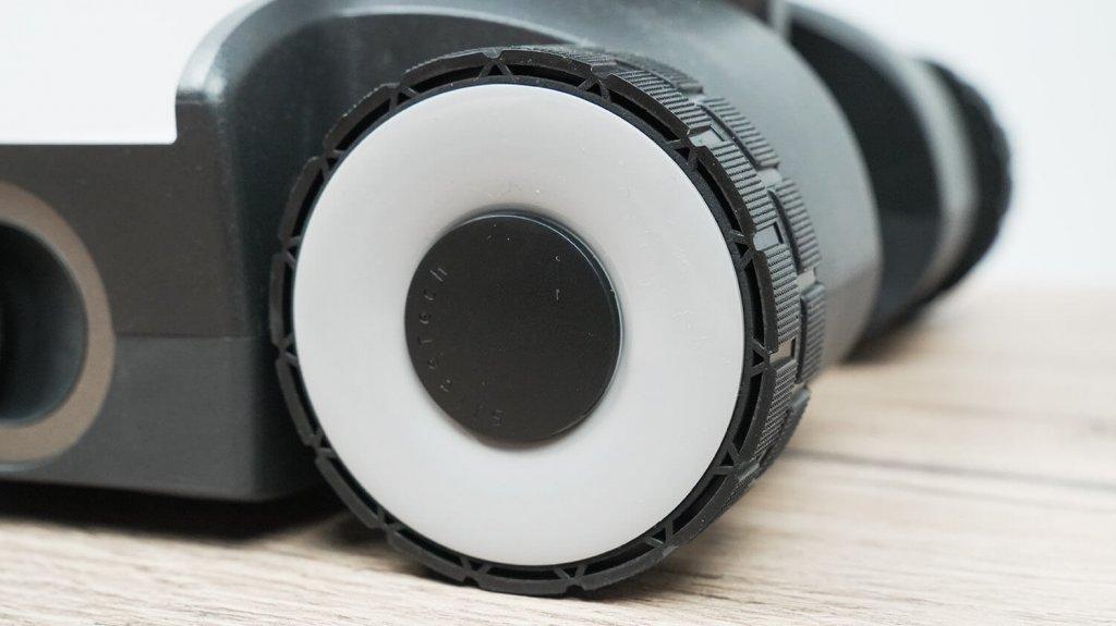 „Roborock F25 ACE Combo“: varomi ratai