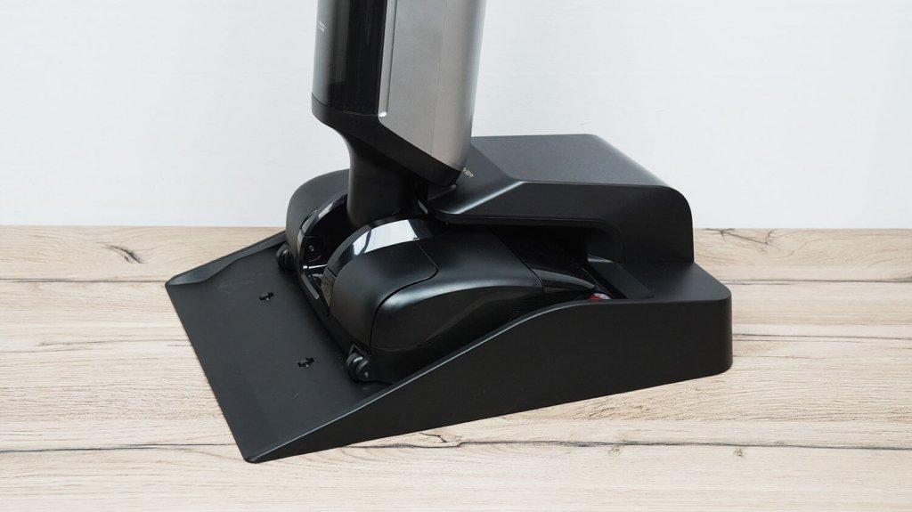 „Trouver X4 Pro“: stotelės tipo dulkių siurblys