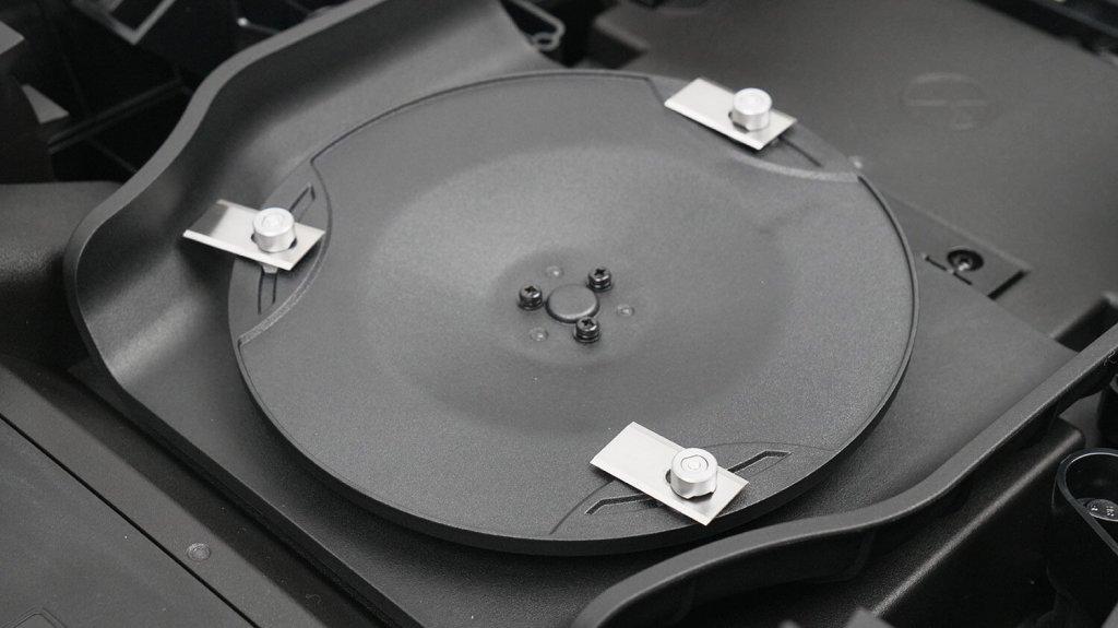 „Dreame Robotic Mower A1“: peiliai pritvirtinti prie disko