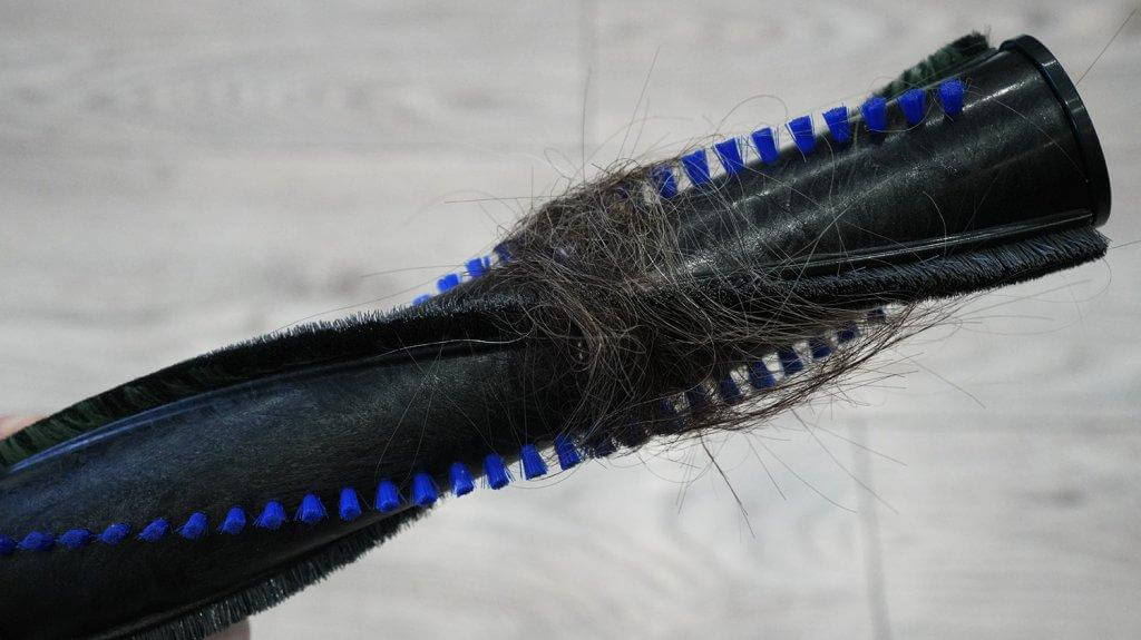 EVOLUTION Smart Clean VCF2613UV Húmedo y Seco: Acondicionamiento del rodillo de alfombras después de la recolección de cabello