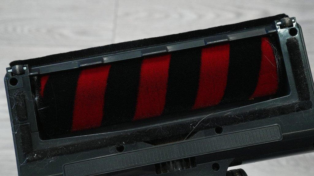 „EVOLUTION Smart Clean VCF2712M“: Pūkuoti suktukai po plaukų surinkimo