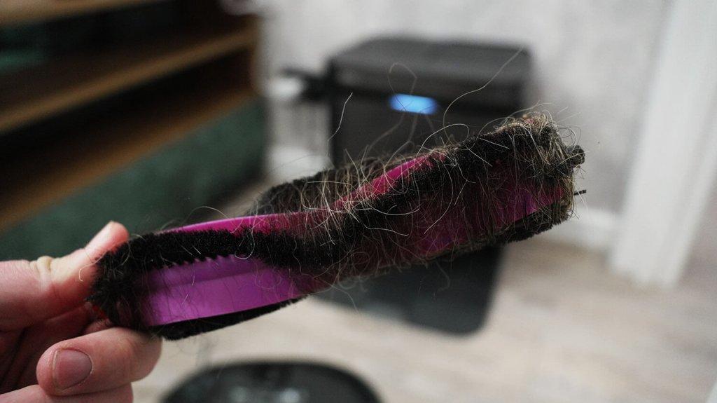 „Midea VCR V15 Pro Ultra“: Turbo šepetys susivėlė mano plaukus.