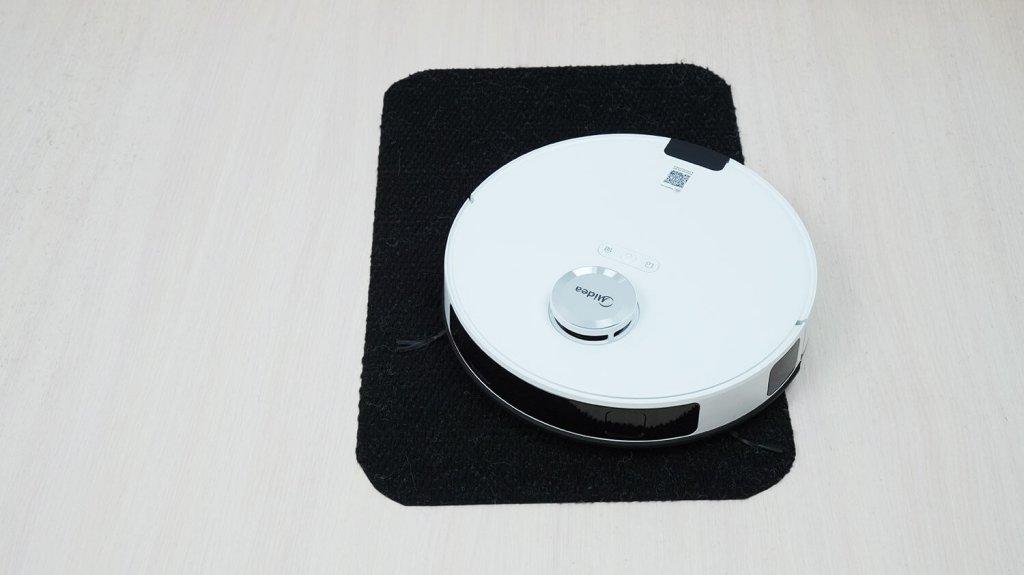 „Midea VCR S20 Plus“: juodų paviršių valdymas