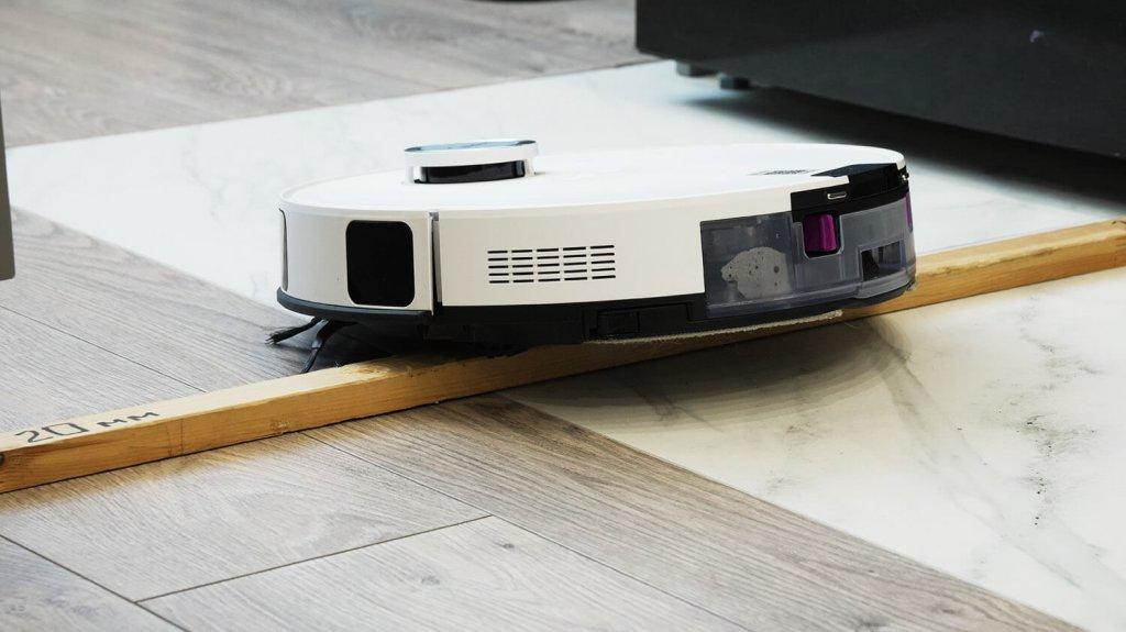 „Midea VCR S20 Plus“: galimybė važiuoti visureigiu