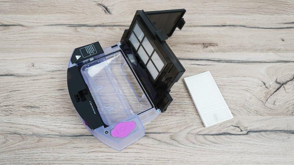 Midea VCR S20 Plus: šiukšliadėžė ir vandens bakas