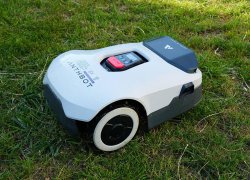 „Anthbot Genie 1000“ robotinė vejapjovė: didelio našumo, su foniniu apšvietimu kameros, 5 peiliai