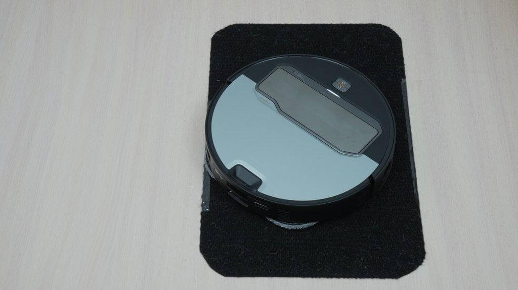„Roborock Saros Z70“: važiavimas juodais paviršiais