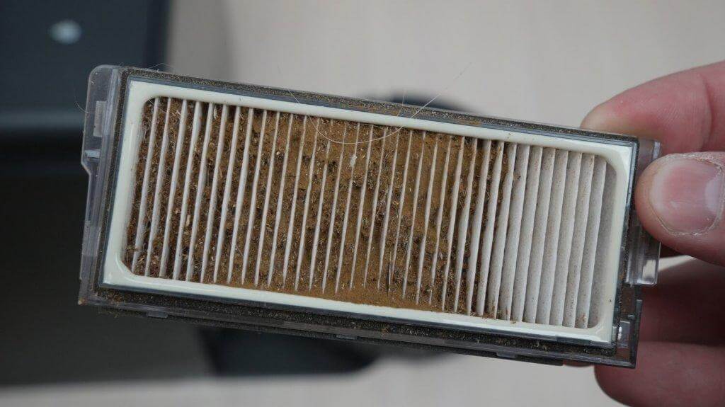 „Roborock Saros Z70“: užsikimšęs HEPA filtras