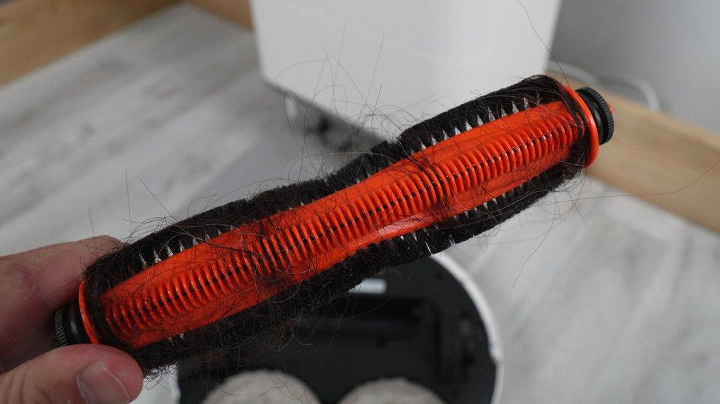 „Xiaomi Mijia M40s“: Šepetys susivėlė mano plaukus.