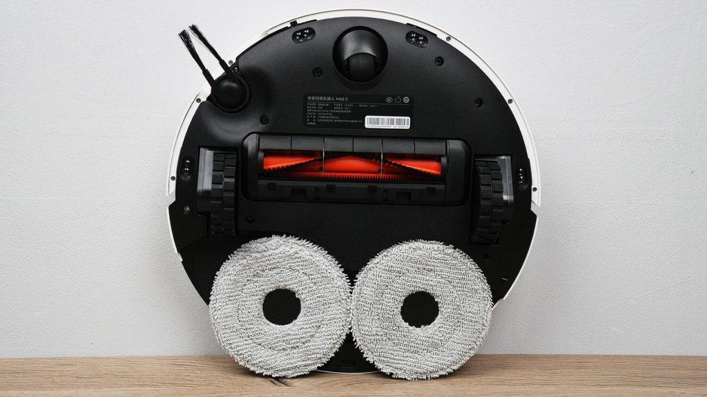 „Xiaomi Mijia M40s“: vaizdas iš apačios