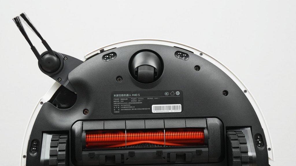 „Xiaomi Mijia M40s“: ištraukiamas šoninis šepetys