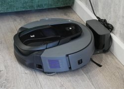 3i G10+: šiukšlių presas, 18 000 Pa, ištraukiamas šoninis šepetys ir šluostė