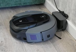 3i G10+: šiukšlių presas, 18 000 Pa, ištraukiamas šoninis šepetys ir šluostė