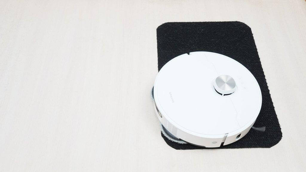 „Dreame L40s Pro Ultra“: važiavimas juodais paviršiais