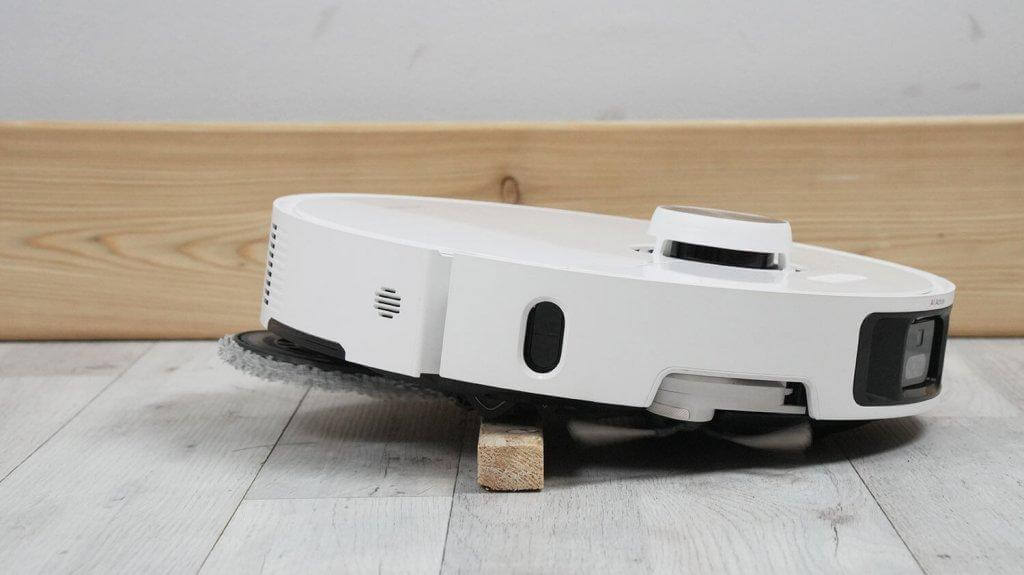 „Dreame L40s Pro Ultra“: 2 cm prošvaisa iki slenksčio