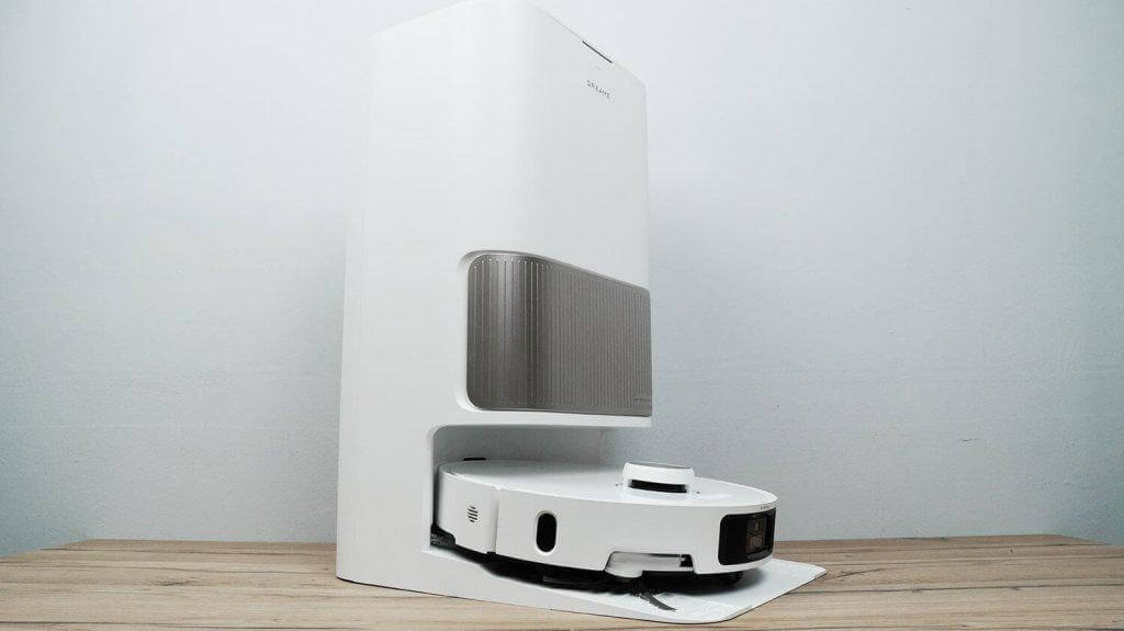 Dreame L40s Pro Ultra: Robotas stotyje