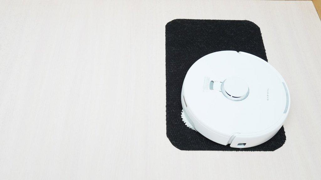 „Narwal Freo X Ultra“: važiavimas juodais paviršiais