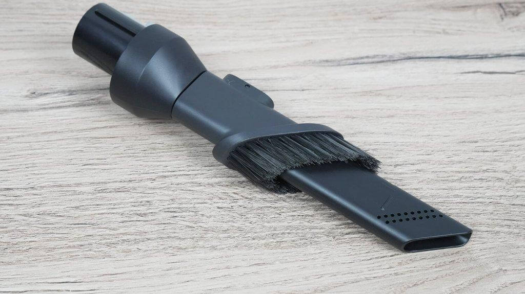 Roborock H60 Ultra: plyšių valymo įrankis