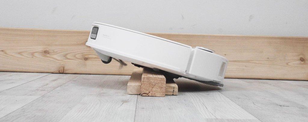 Roborock Qrevo CurvX: 4 cm slenksčio peržengimas