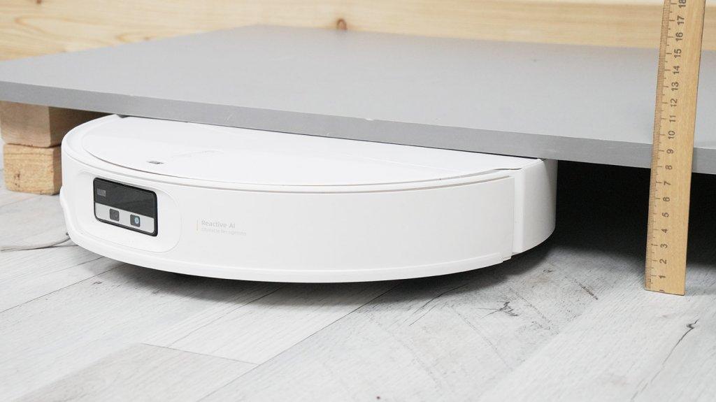 Roborock Qrevo CurvX: Prasilenkimas po žemais baldais