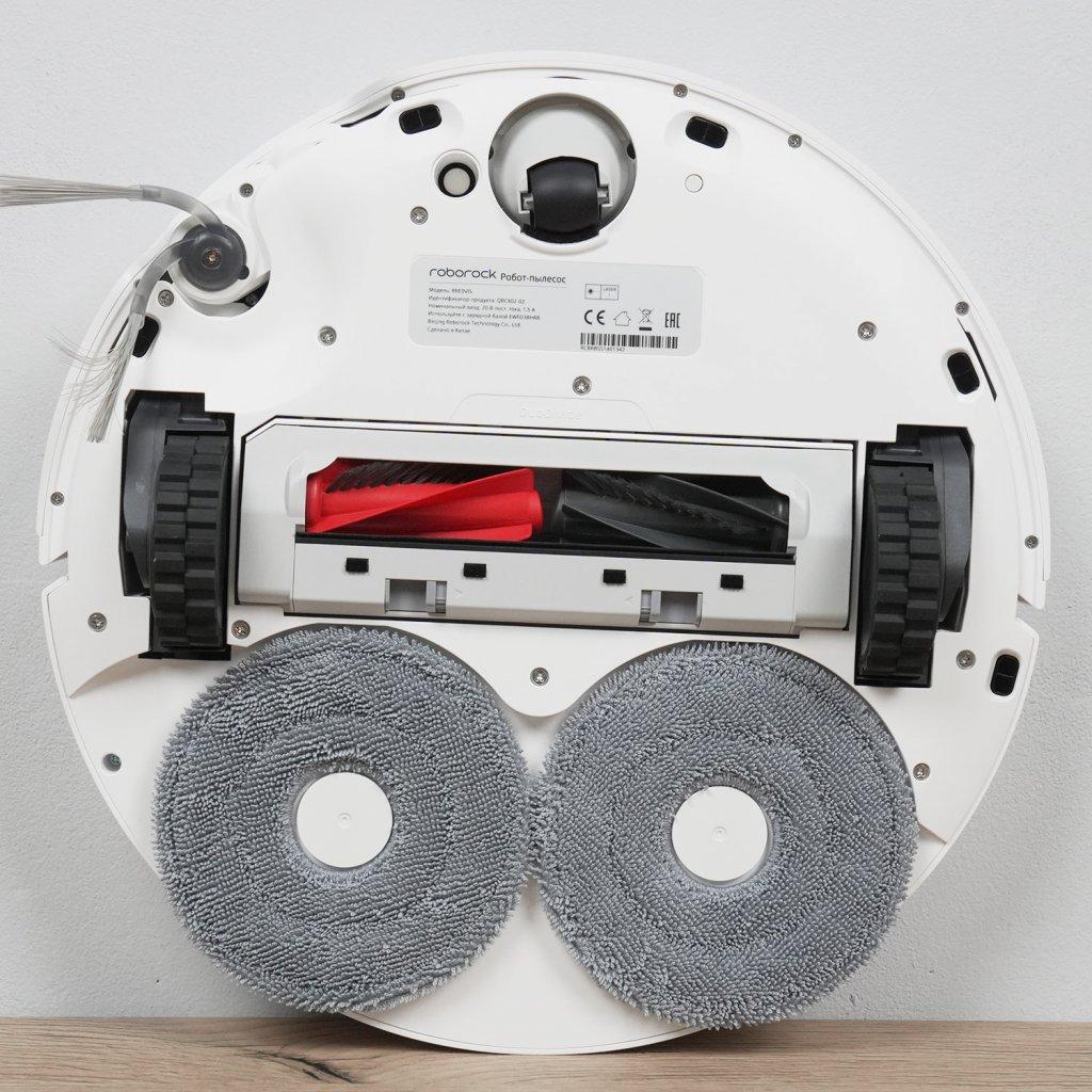 „Roborock Qrevo CurvX“: vaizdas iš apačios