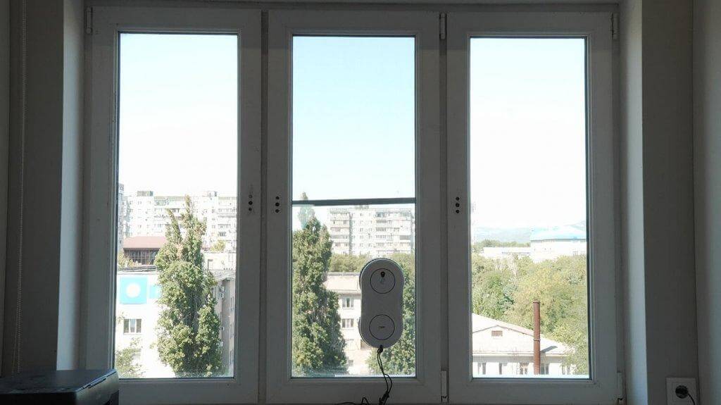 Įtaisas U200: siauras langų plovimo įrenginys