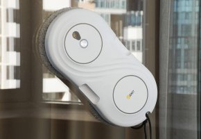 „Dadget U200“: įperkamas robotinis langų valytuvas su vandens purškikliu