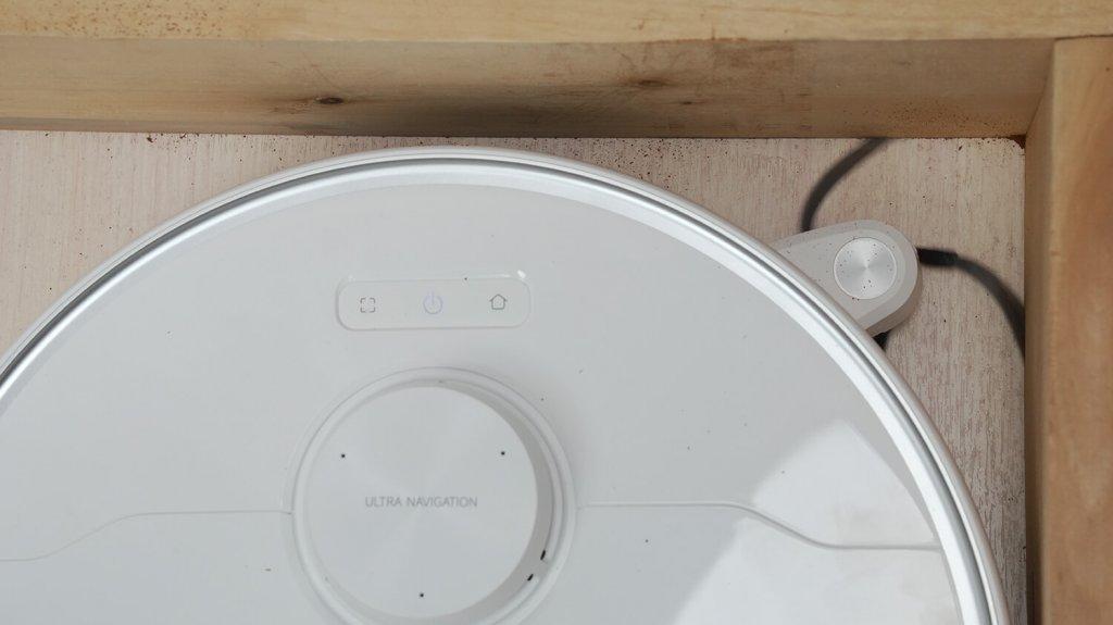 Trouver P50 Pro Ultra: ištraukiamas šoninis šepetys