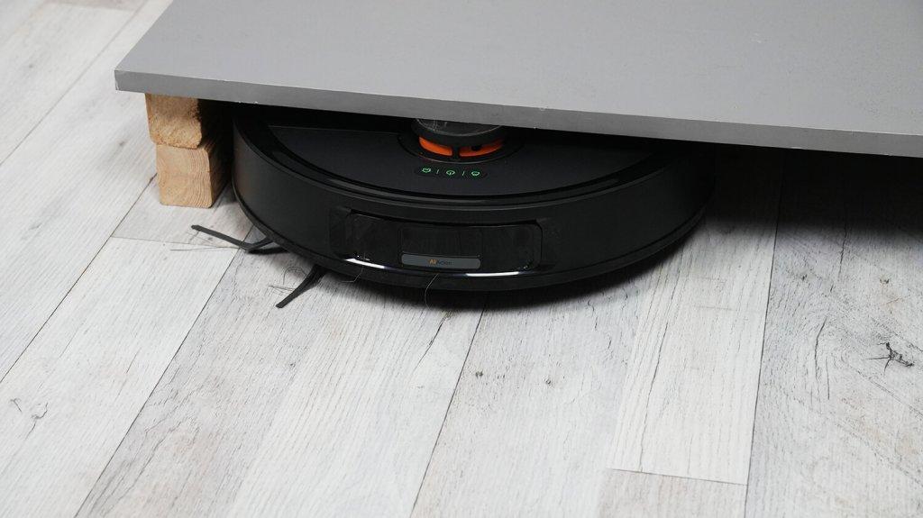 Deerma DEM-X70: Praėjimas po žemais baldais