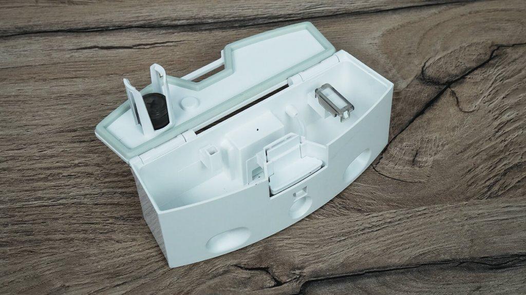 „Dreame Aqua 10 Ultra Roller Complete“: nešvaraus vandens bakas