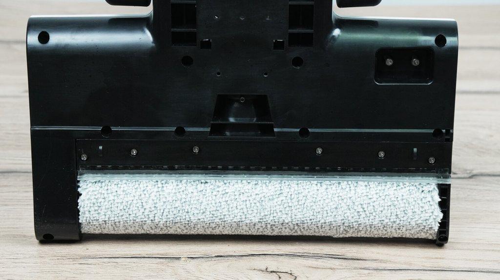 Neatsvor T50: Volelis perkeltas į korpuso kraštą