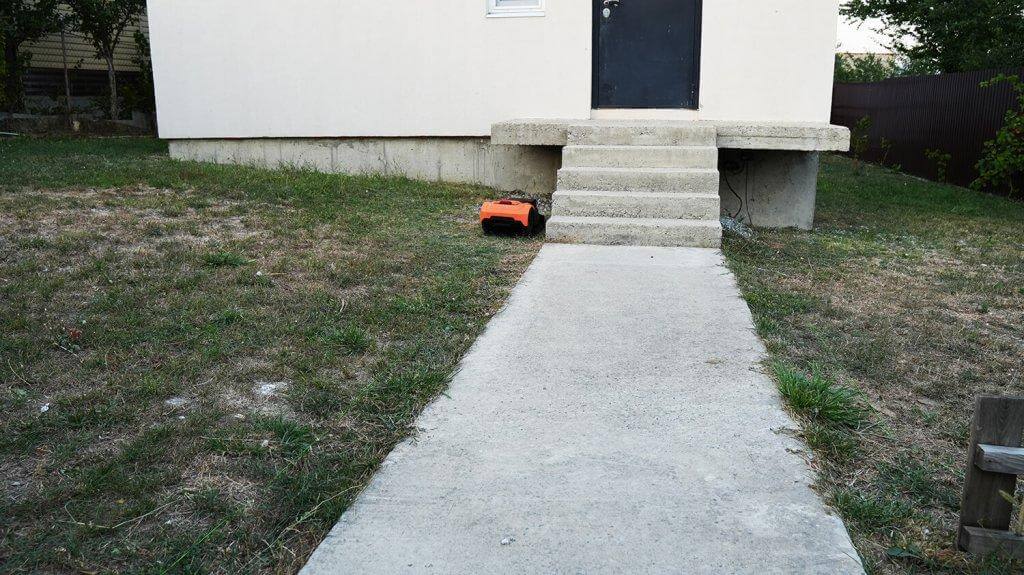 „Robokos RM600i“: Prasta bazės vieta