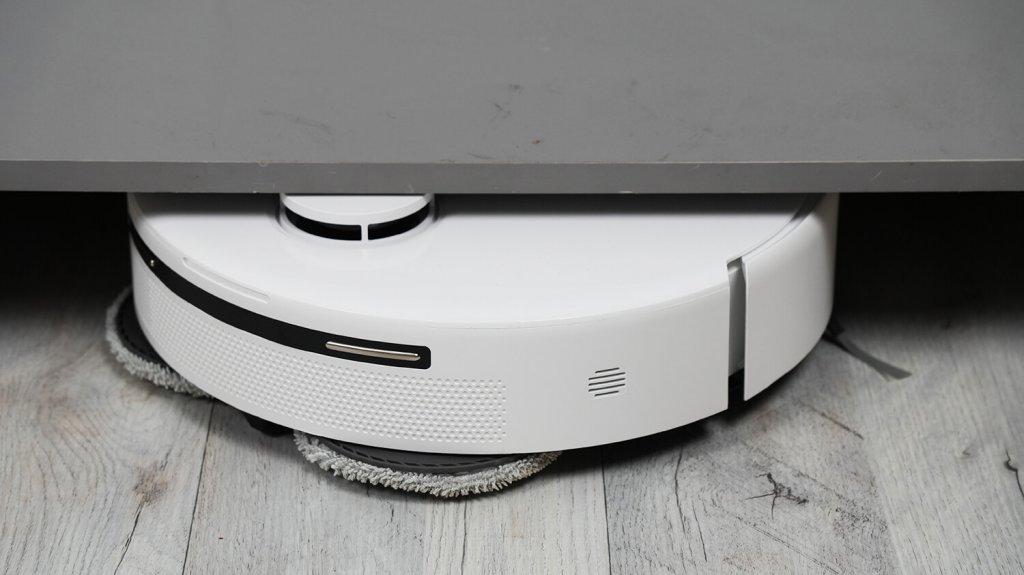 „Trouver E30 Aqua“: Prasilenkimas po žemais baldais