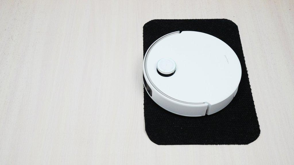 „Trouver V50 Ultra Complete“: važiavimas juodais paviršiais