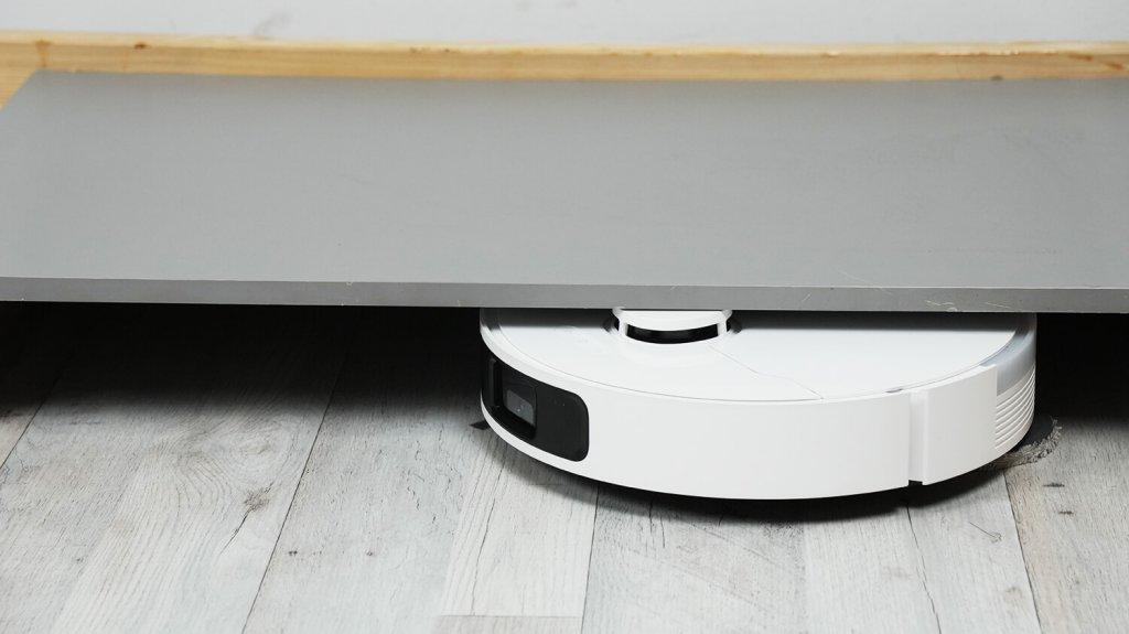 Dreame L40: Praėjimas po žemais baldais