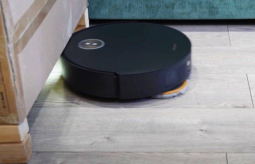 „Dreame Matrix10 Ultra“: Praėjimas po žemais baldais