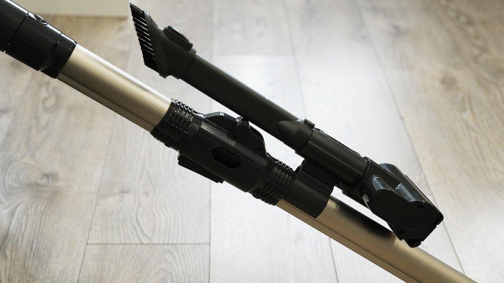 „Trouver J40“: priedų laikymas laikiklyje