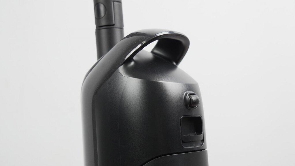 „Trouver M50 Ultra“: Dulkių siurblio nešiojimo rankena