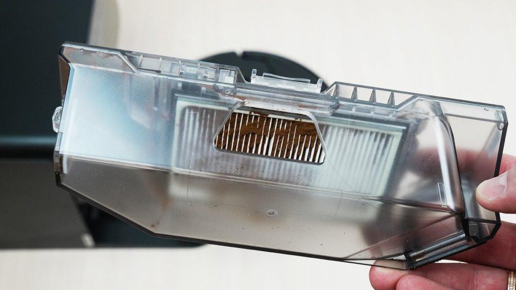 „Roborock Saros 10R“ (įmontuojamos stotelės versija): savaiminio išsivalymo funkcija