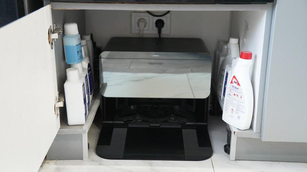 „Roborock Saros 10R“ (įmontuota stoties versija): stoties išdėstymas