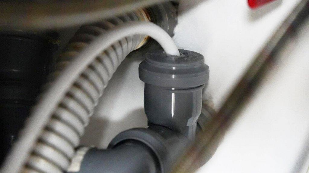 Roborock Saros 10R (įmontuota stoties versija): nutekėjimas