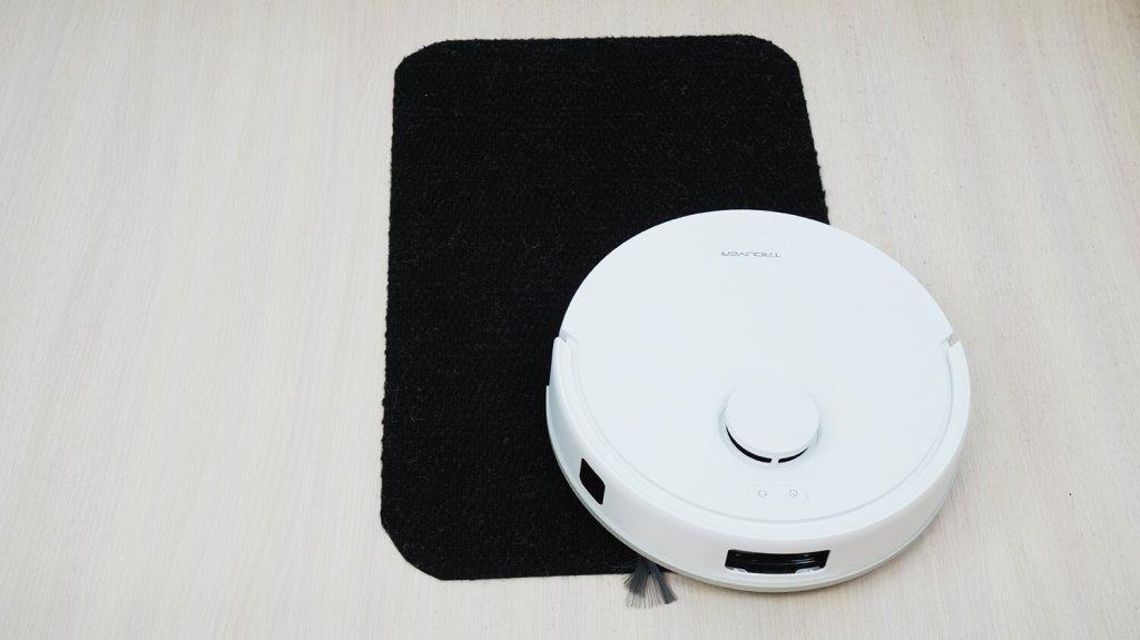 TROUVER E20s Pro Plus: važiavimas juodais paviršiais