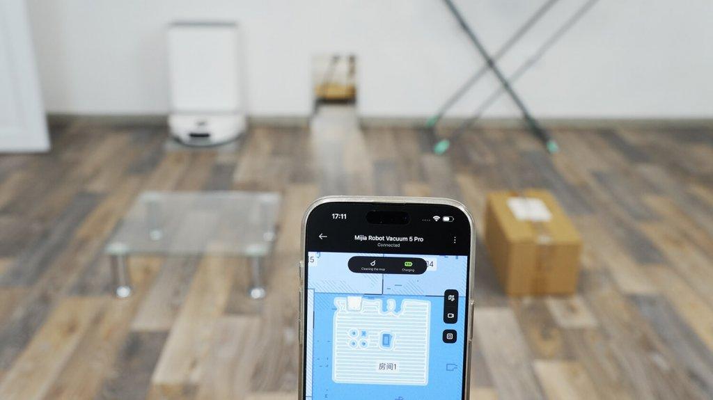 „Xiaomi Mijia 5 Pro“: kaip naršyti kambaryje su kliūtimis