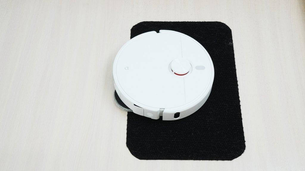 „Xiaomi Mijia 5C“: vairavimas juodais paviršiais